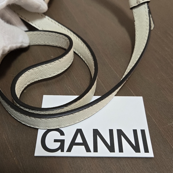 Ganni Leather Micro Crossbody Box Bag In Egret Color & Dustbag-Like New - Picture 14 of 17
